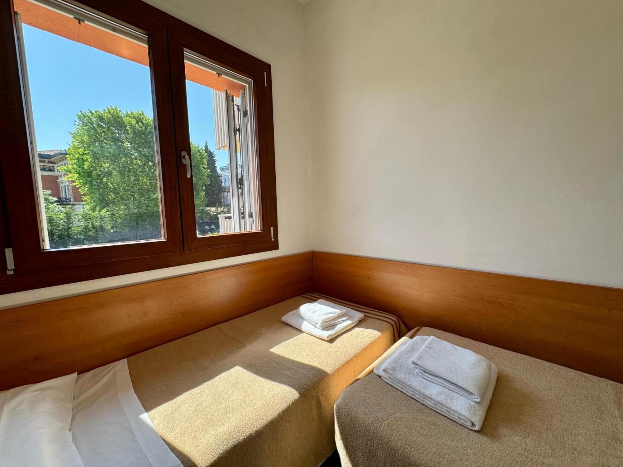 Easy Apartments Peschiera เปสเคียรา เดล การ์ดา ภายนอก รูปภาพ