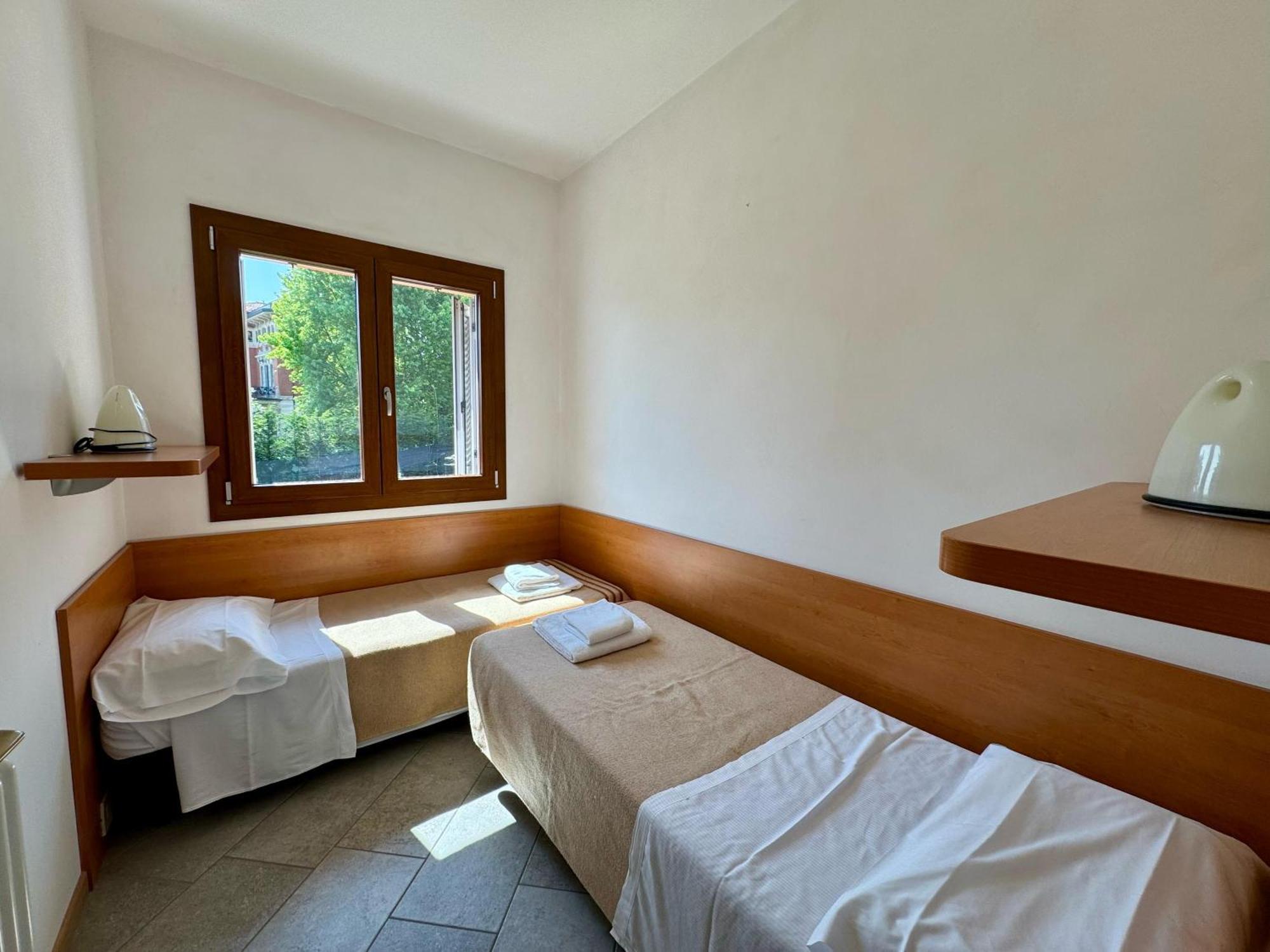 Easy Apartments Peschiera เปสเคียรา เดล การ์ดา ภายนอก รูปภาพ
